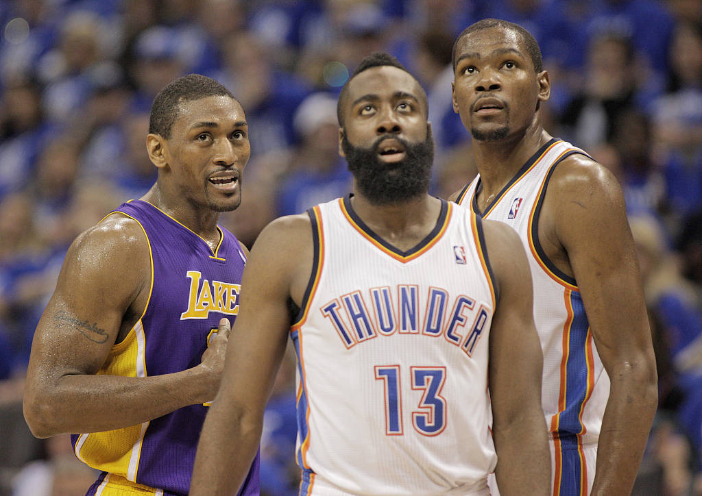 国王在堡垒局前四能上皇后吗 国王在堡垒局前四能上皇后吗